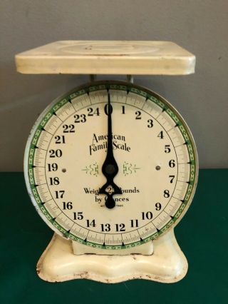 Vintage American Family Kitchen Scale,  25lb Capacity - Off - White With Green Trim