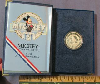 Vintage 1988 Walt Disney Mickey Mouse 1 Oz.  999 Fine Silver Medal - Case & Paper