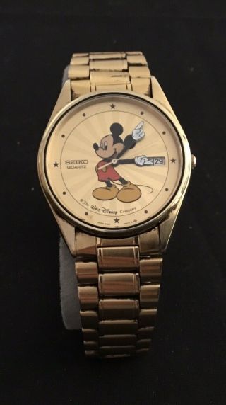 Vintage Walt Disney Mickey Mouse Seiko Quartz Watch Day & Date Gold Tone.