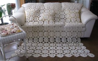 Vintage Ecru Floral Wagon Wheel Crochet Bedspread Throw Queen Full Twin 66x90