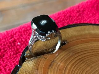 Ladies Vintage 14kt White Gold Ring W/ Black Onyx & Diamond
