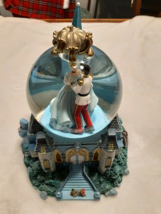 Disney " Large " Cinderella Snow Globe/music Box