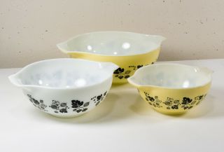 Vintage 3 Piece Pyrex Gooseberry Cinderella Nesting Bowls,  Black On Yellow/White 3
