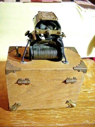 K&D No.  2 PORTER Edison Bipolar DIRECT CURRENT Electric MOTOR on Battery Box 2