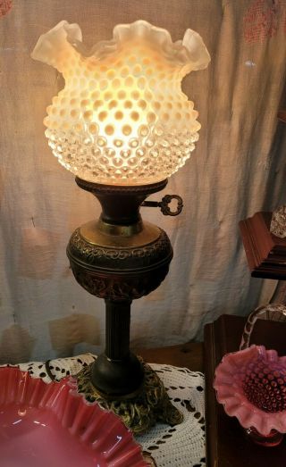 Vintage Fenton Opalescent Hobnail Milk Glass Table Lamp