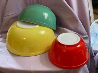 Vintage Set Of 3 Pyrex Primary Colors Mixing Nesting Bowls Yellow Green Red Euc