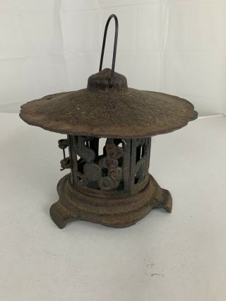 Vintage Cast Iron Pagoda Lantern Hanging Japanese Asian Garden Decoration Décor