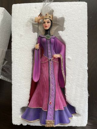 Disney Showcase 4046623 Couture De Force Evil Queen Masquerade Figurine