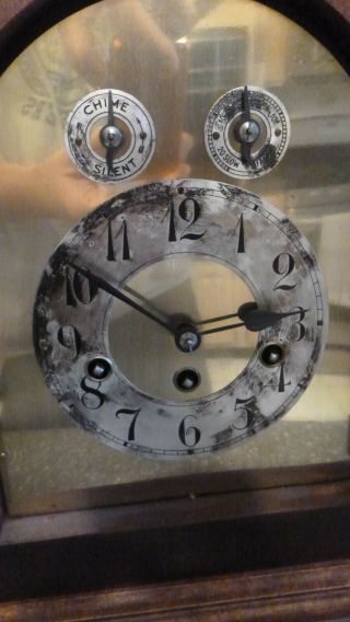 Vintage wind up Old Wood D.  R.  P Clock Movement Chimes 2