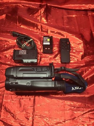 Vintage Sony Ccd - Tr400 12x Steady Shot Video Hi8 Handycam Camera Remote Charger