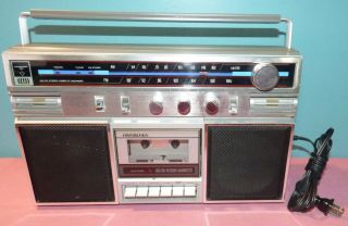 Vintage Soundesign Am/fm Radio Cassette Player Ghetto Blaster Boombox Model 4622