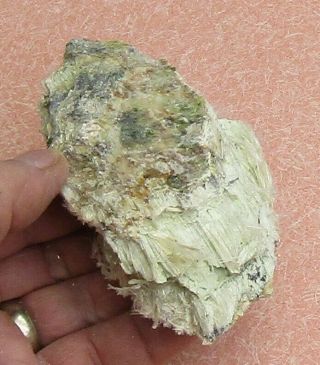LARGE MINERAL SPECIMEN OF CHRYSOTILE FROM CONVERSE CO. ,  WYOMING 3