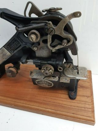 Junker & Ruh SD 28 Cobbler Leather Shoemaker Saddle maker sewing machine 1900 ' s 4
