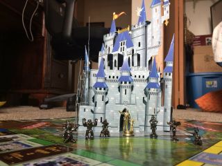 Disney Theme Park Edition Iii Monopoly Game Pop - Up Disney Castle