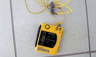 Vintage Retro Yellow Sony Walkman Sports Wm - F73 Cassette Am Fm Radio