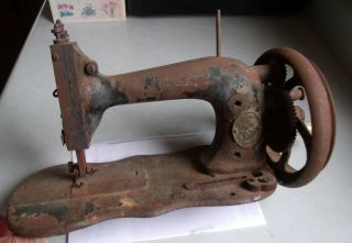 Antique Hand Crank Cast Iron Veritas Sewing Machine Clemens Muller Dresden