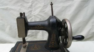 ANTIQUE MULLER MODEL 12 CAST IRON TOY/CHILD ' S SEWING MACHINE Germany 3