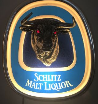 Vintage 1980’s Schlitz Malt Liquor Beer 3 - D Lighted Red Eye Bull Bar Sign