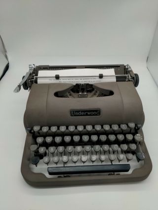 Vintage Underwood Typewriter Finger Flite Champion