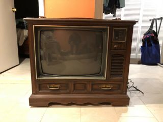Vintage Zenith Space Command Color Tv With Built In Speakers In Wood Cabinet.