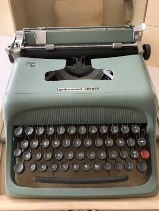 Vintage 1950s Olivetti Underwood Studio 44 Blue/green Typewriter With Case