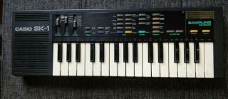 Vintage Casio Sk - 1 Portable Sampling Keyboard & 32 Key Electronic