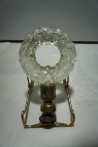 Vintage Aladdin Clear Glass Wreath Electric Lamp Shade Finial Detailed Leaves