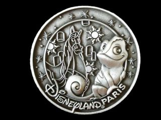 Disney Pin Dlp Disneyland Paris Medallion Series - Pascal And Maximus 067/150