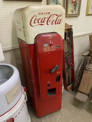 6 Cent Vmc Vendo 44 Coca - Cola Machine - America’s Most Popular Machine