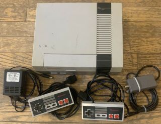 Vintage Nintendo Nes Console System All Cords W/ 2 Controllers