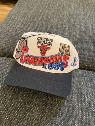 Vintage 90’s Logo Athletic Snapback Chicago Bulls 1996 Nba Championship Hat Cap