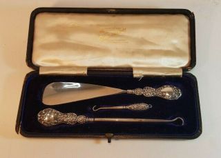 Boxed Set Button Hook Glove Hook Shoe Horn Hallmarked Uk 1907 L&s Solid Silver