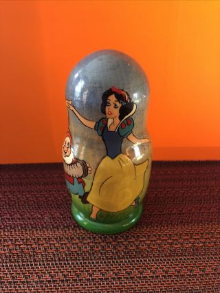 Disney Hand Painted Snow White And The 7 Dwarves Russian Nesting Dolls.  Set Of 5