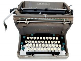 Vintage Heavy Steel Underwood Champion Typewriter - 1920 