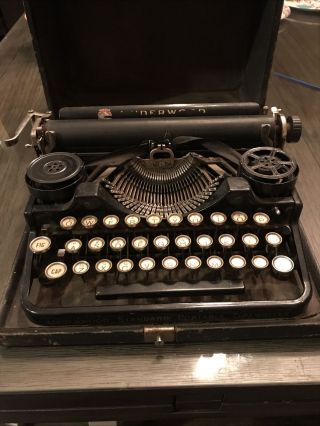 Vintage Underwood Standard Portable Typewriter W/ Case Usa - See Photos