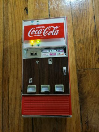 1996 Vintage Coca Cola Diecast Vending Machine Musical Coin Savings Coke Bank
