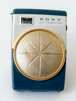Vintage Sony Tr - 620 Transistor Radio Navy Blue And Gold