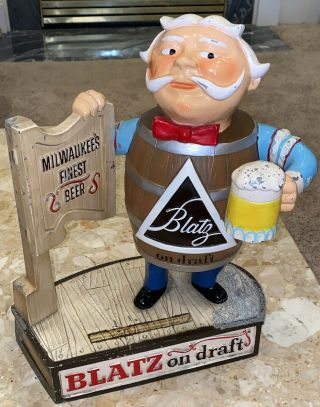 Vtg Blatz On Draft Beer Statue Barrel Man Milwaukee 