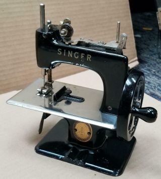 Vintage Black Singer Hand Crank Toy Sewing Machine A2