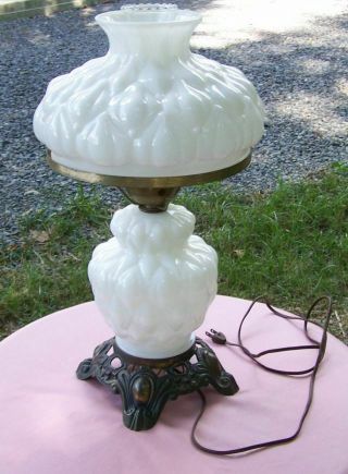 VINTAGE MILK GLASS HURRICANE STYLE LAMP WITH FOOTED BASE PRETTY VINTAGE LAMP 2