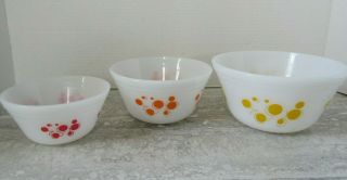 Set Of 3 Vintage Federal Milk Glass Atomic Dots Mixing Bowls Red Yellow Orange
