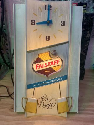 Falstaff Clock With Cheersing Mugs
