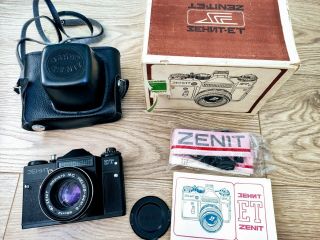 Zenit Et 35 Mm Slr Film Camera Mc Helios 44m - 6 58 Mm F 2 Lens Vintage Ussr
