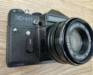 ZENIT ET 35 mm SLR film camera MC HELIOS 44M - 6 58 mm f 2 Lens vintage USSR 3