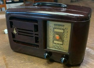Vintage 1941 Emerson Model 336 Tube Table Radio. 2
