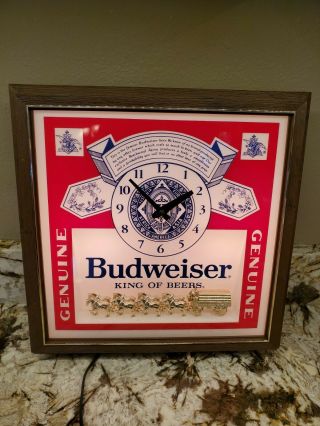 Budweiser Vintage Pull - Chain Lighted Wall Clock Beer Sign Clydesdales