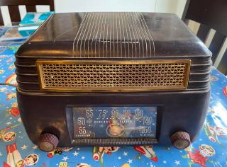Vintage 1940s Ge General Electric M - 202 Bakelite Radio