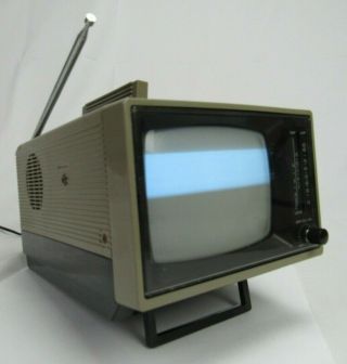 Vintage Portable Tv Multitech 5 " Mini Television Mb - 0505 Retro 1987 80 