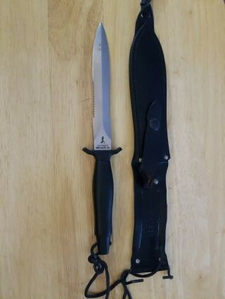 Vintage Gerber Survival Knife Dagger 100116 With Sheath.