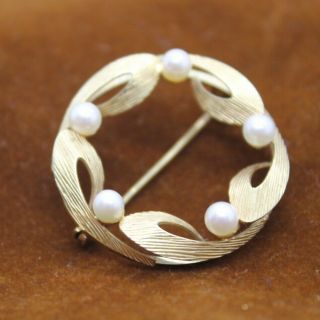 Vintage Textured 14k Yellow Gold 3.  8mm Round 5 Cultured Pearl Wreath Brooch Pin
